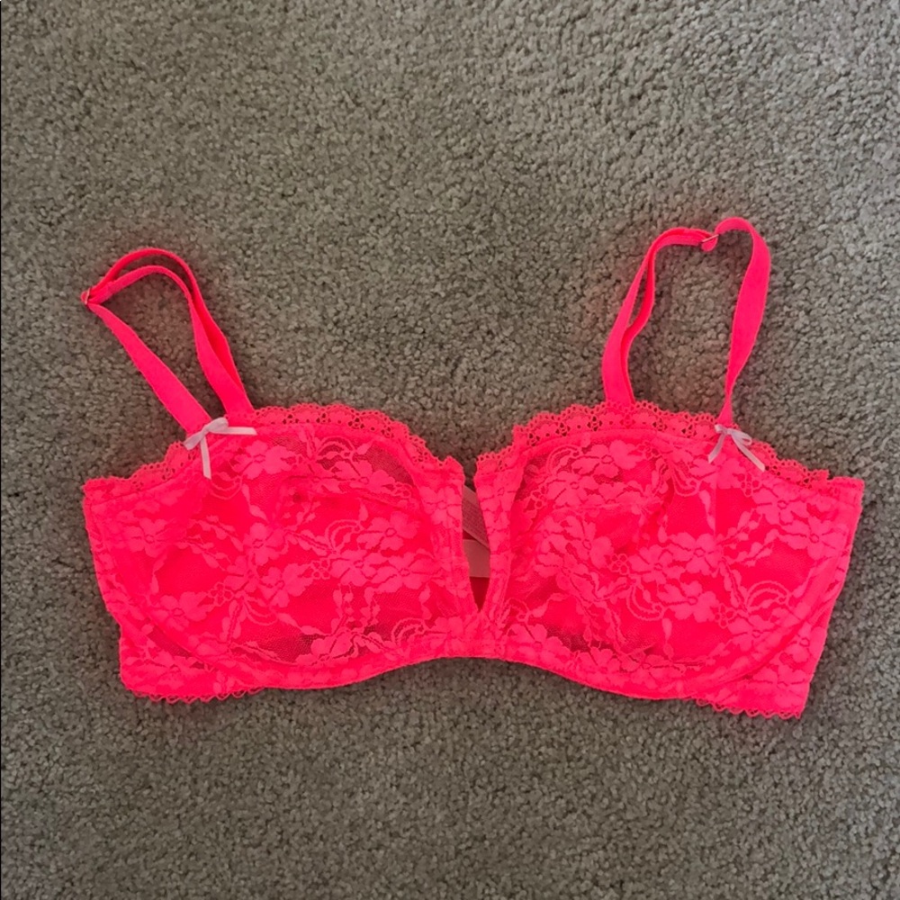 Free shipping*NWOT*Victoria’s Secret Bra